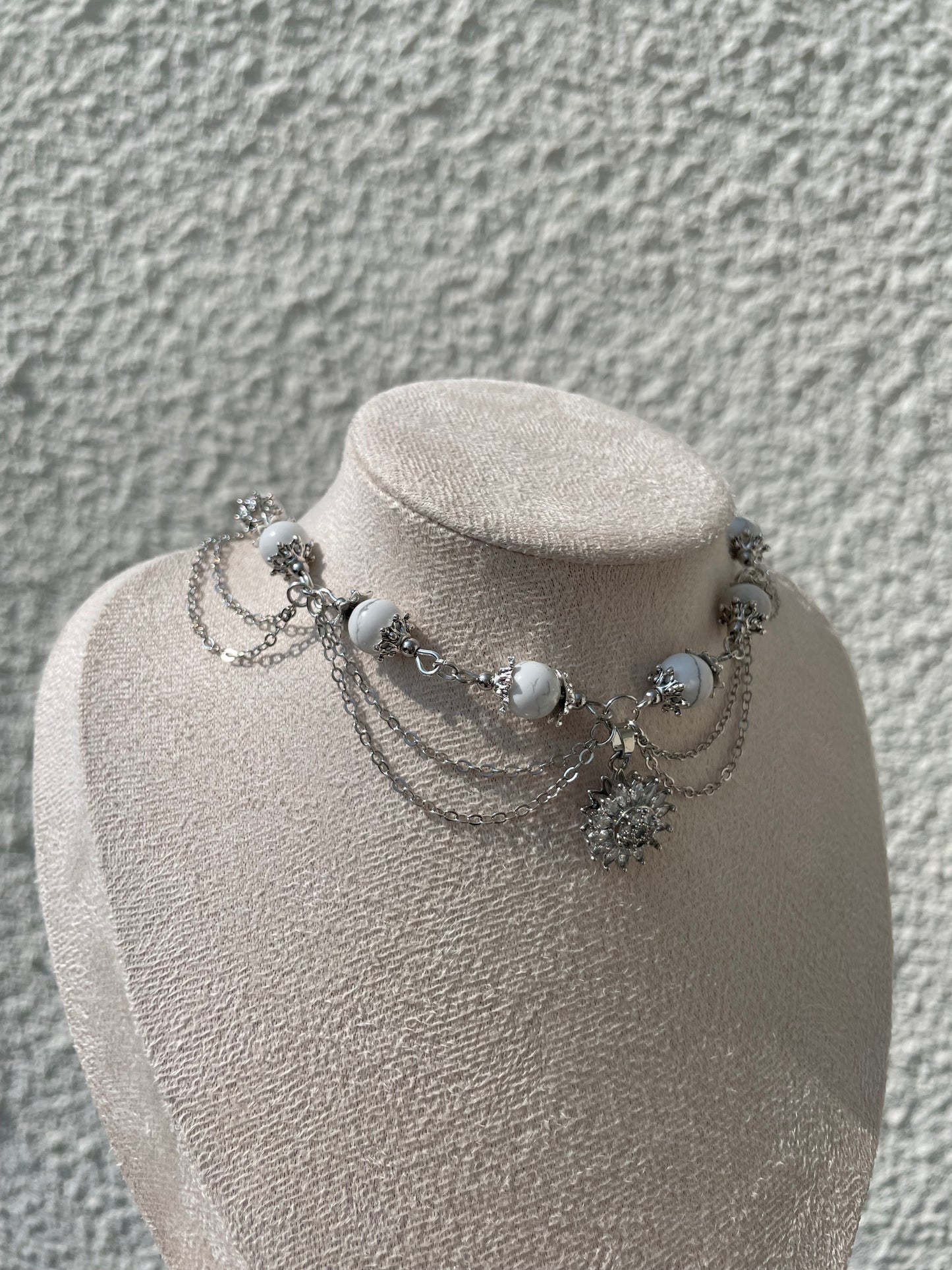 Collier « Lunéïs » Howlite blanche