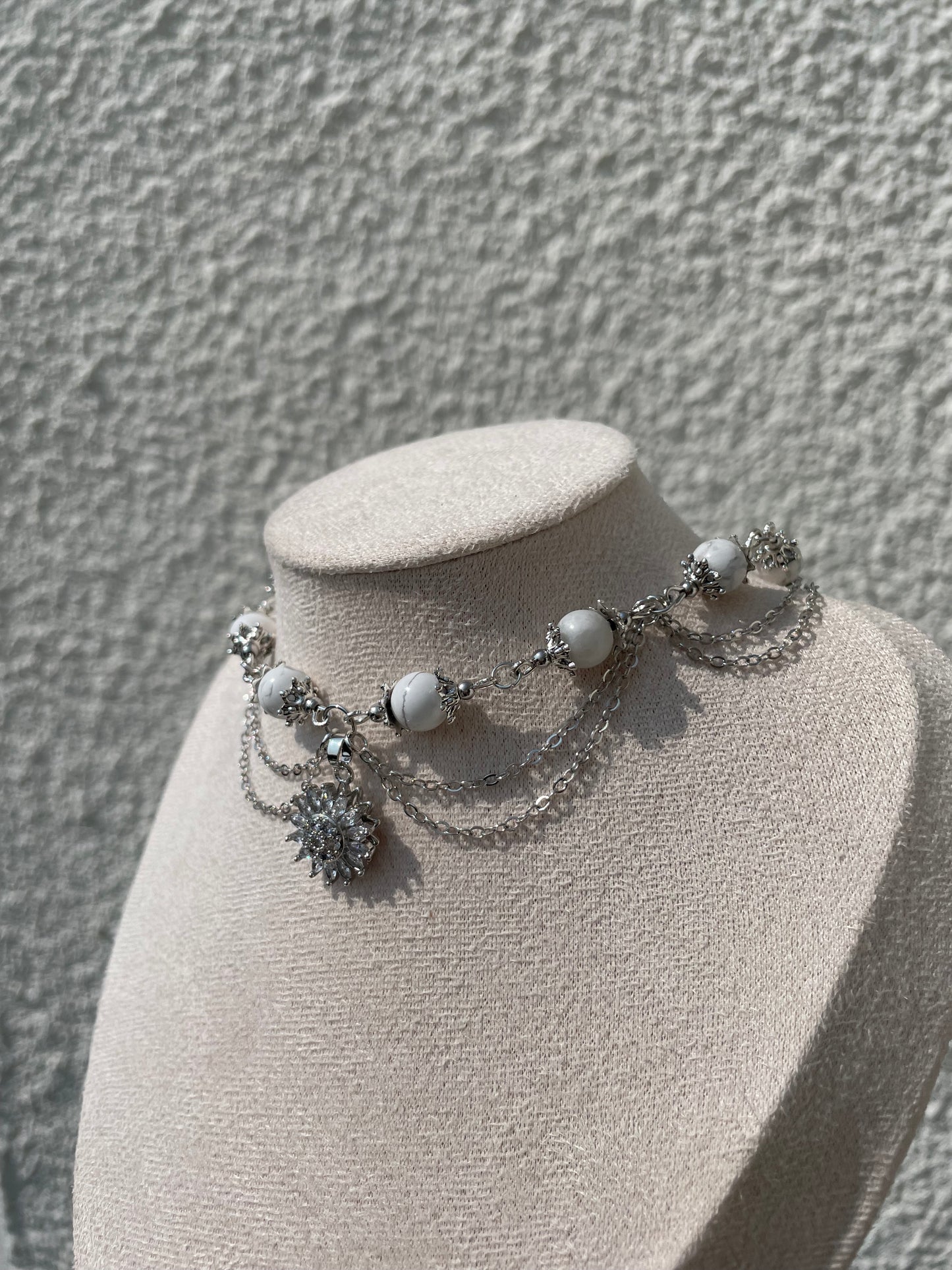 Collier « Lunéïs » Howlite blanche