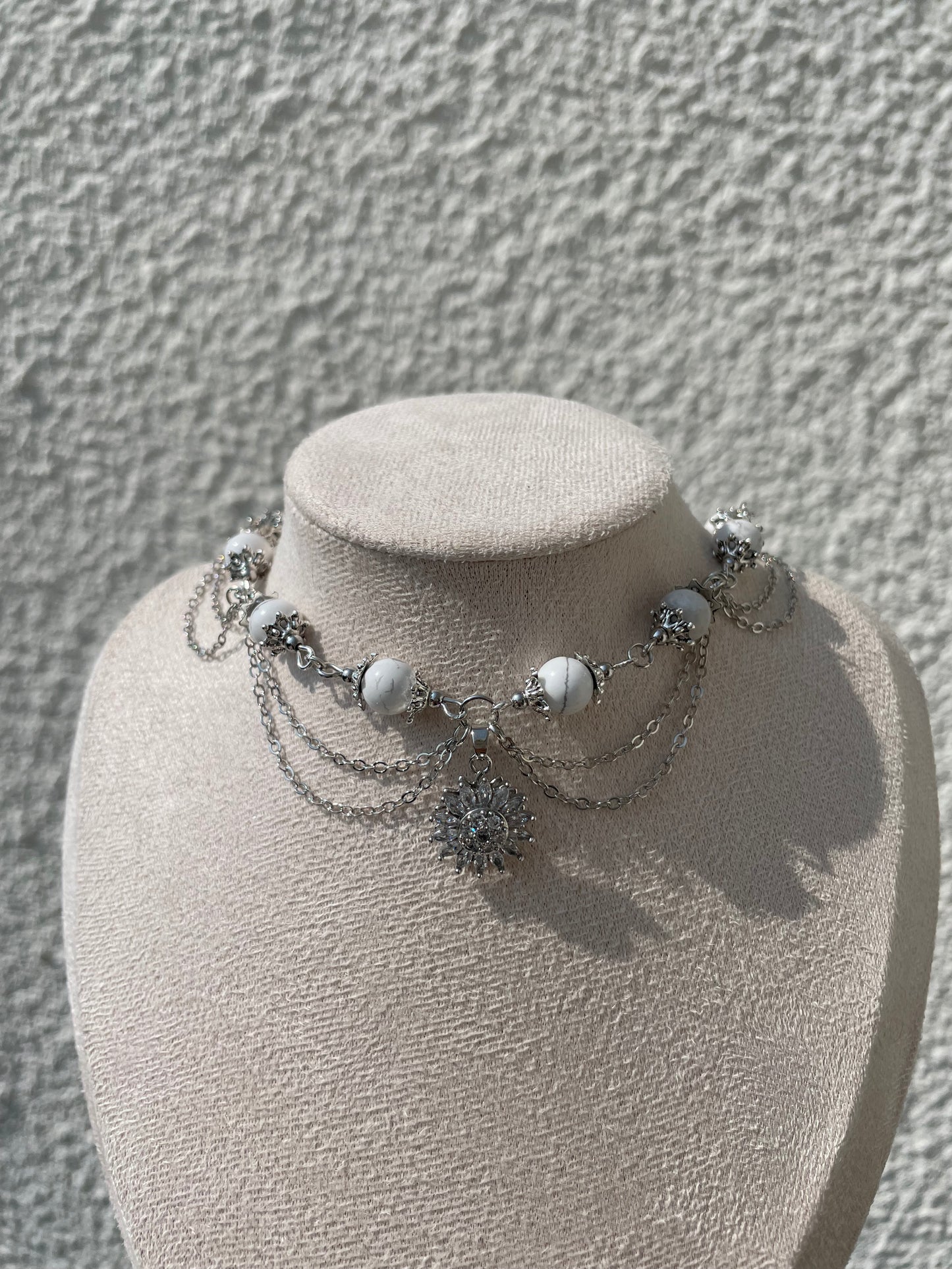 Collier « Lunéïs » Howlite blanche