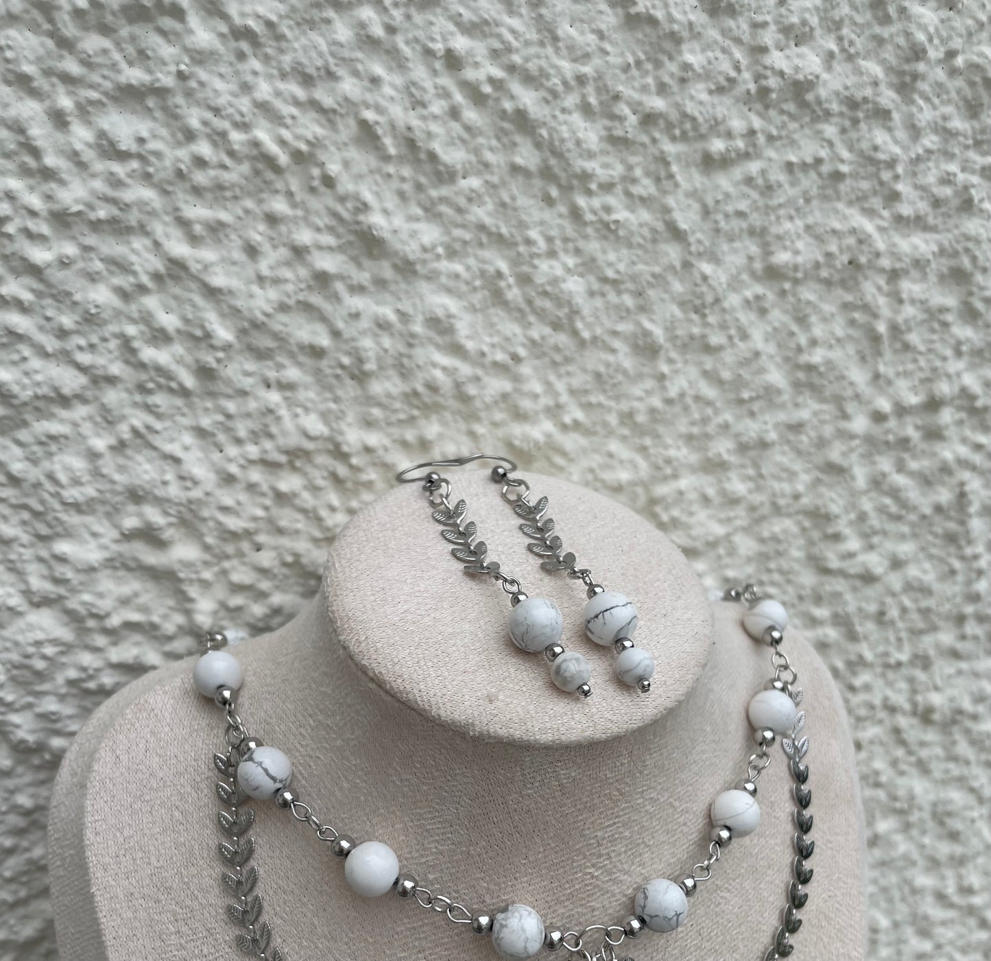 Parure « Neige Sacrée » Howlite Blanche